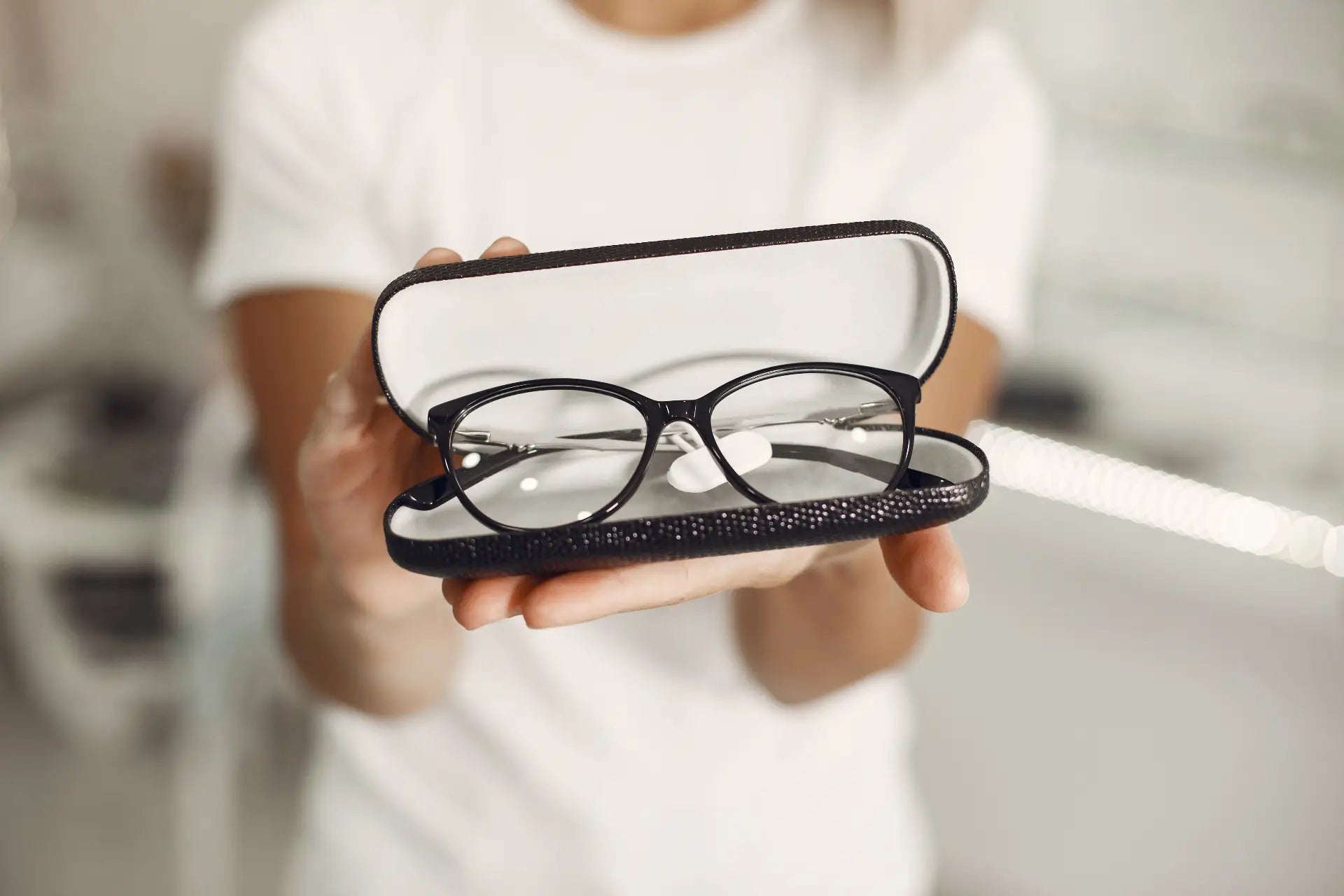 Qué tipo de lentes corrigen discount la miopía en las personas